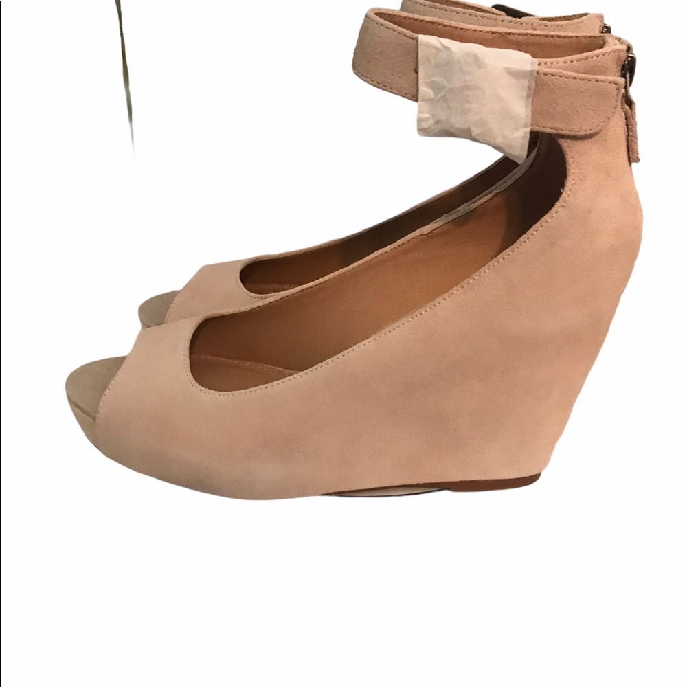 Steve Madden wedge heels size 9 new with box